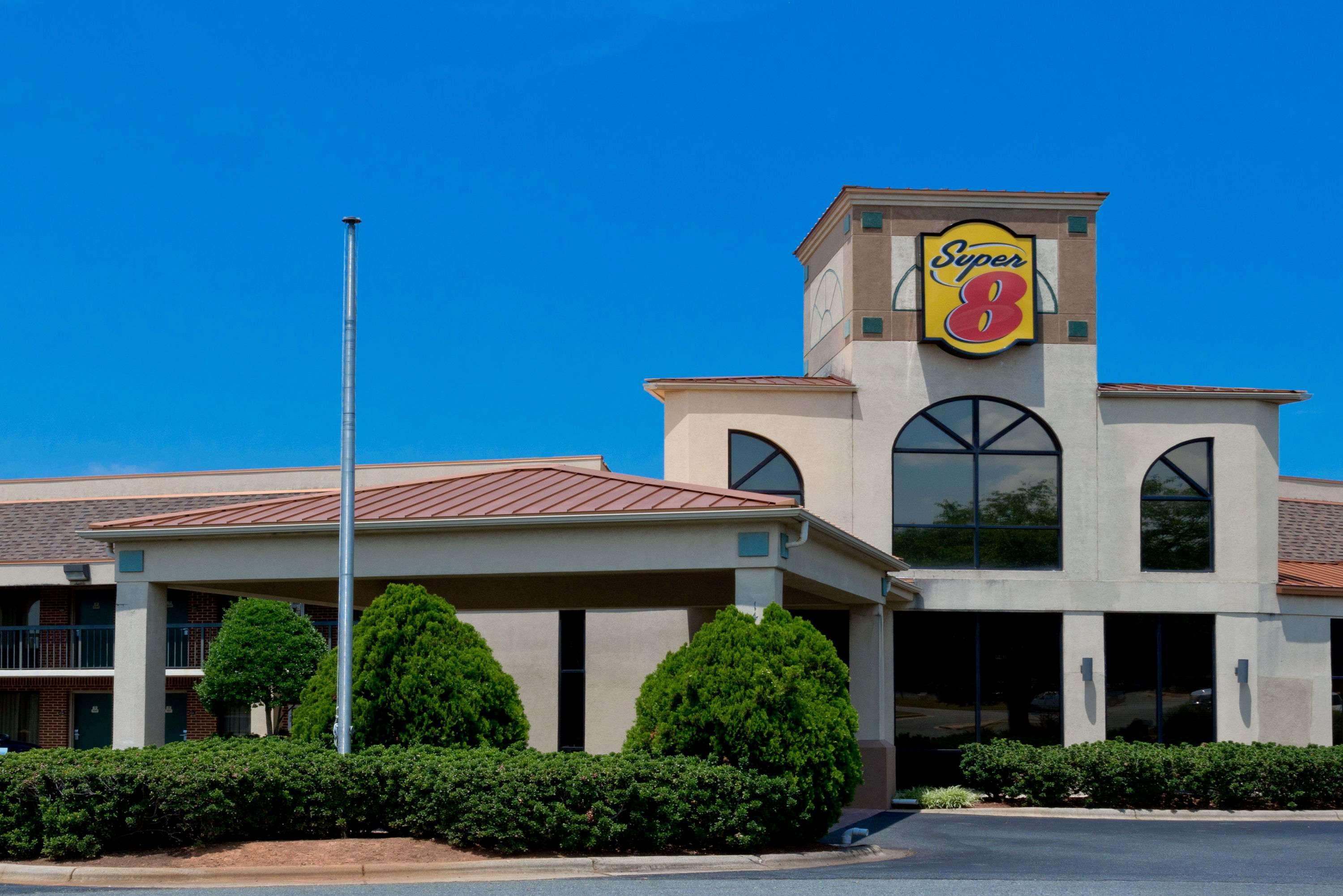 Super 8 By Wyndham Huntersville/Charlotte Area Exterior photo